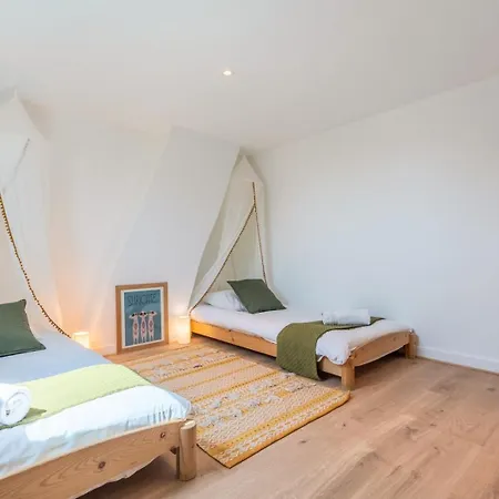 Spacious House With 4 Bedrooms & Garden, Near Tram Gæstehus Mouvaux