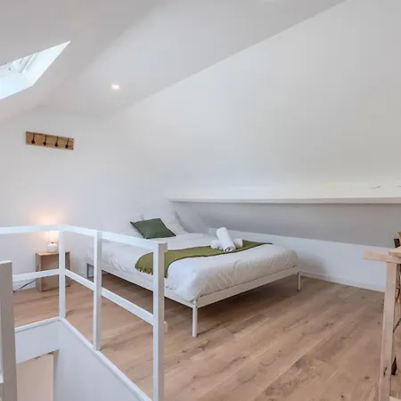 Guest house Spacious House With 4 Bedrooms & Garden, Near Tram
